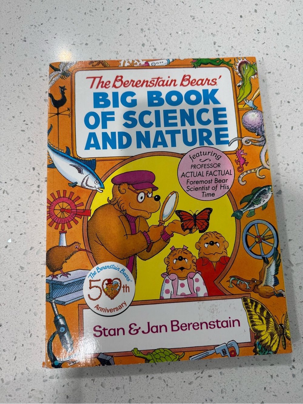 The Berenstain Bears Big Book of Science and Nature - Orange